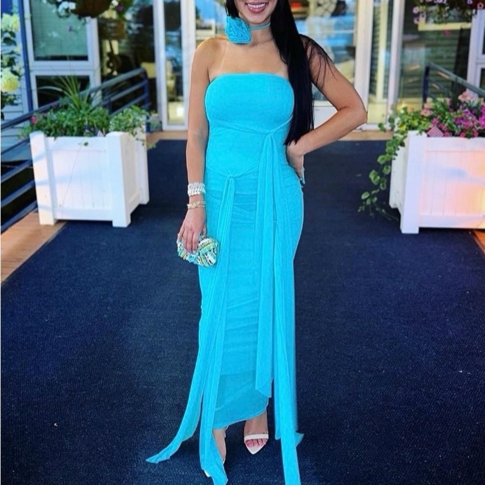 Turquoise blue fashion nova strapless maxi dress.  Size XS